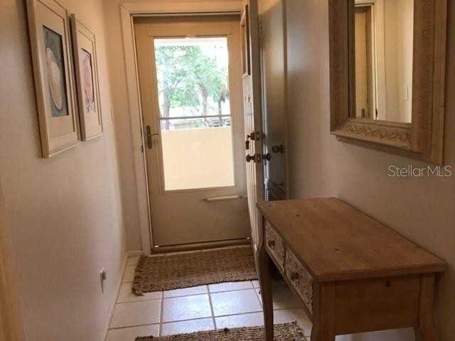 512 W Venice Ave #207 - Photo 3 of 18