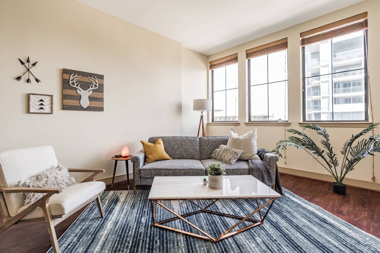 2800 Kirby Dr - Photo 2 of 34