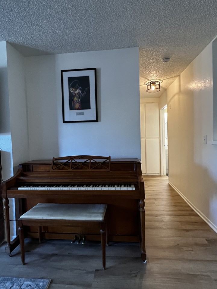 6525 Woodley Avenue - Photo 3 of 36