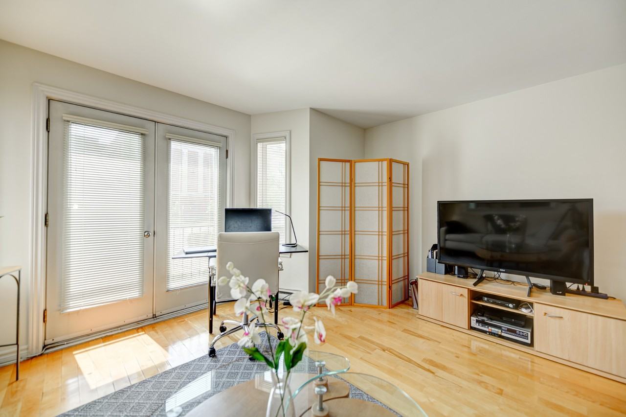 691 Rue Guy #3 - Photo 4 of 19