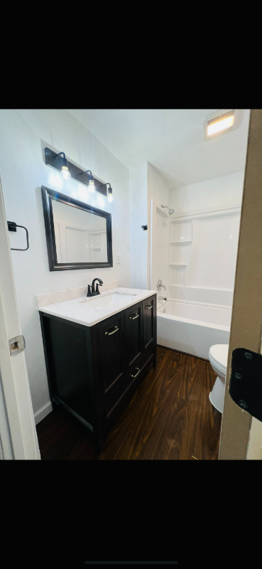 117 N Mina Ave - Photo 2 of 3