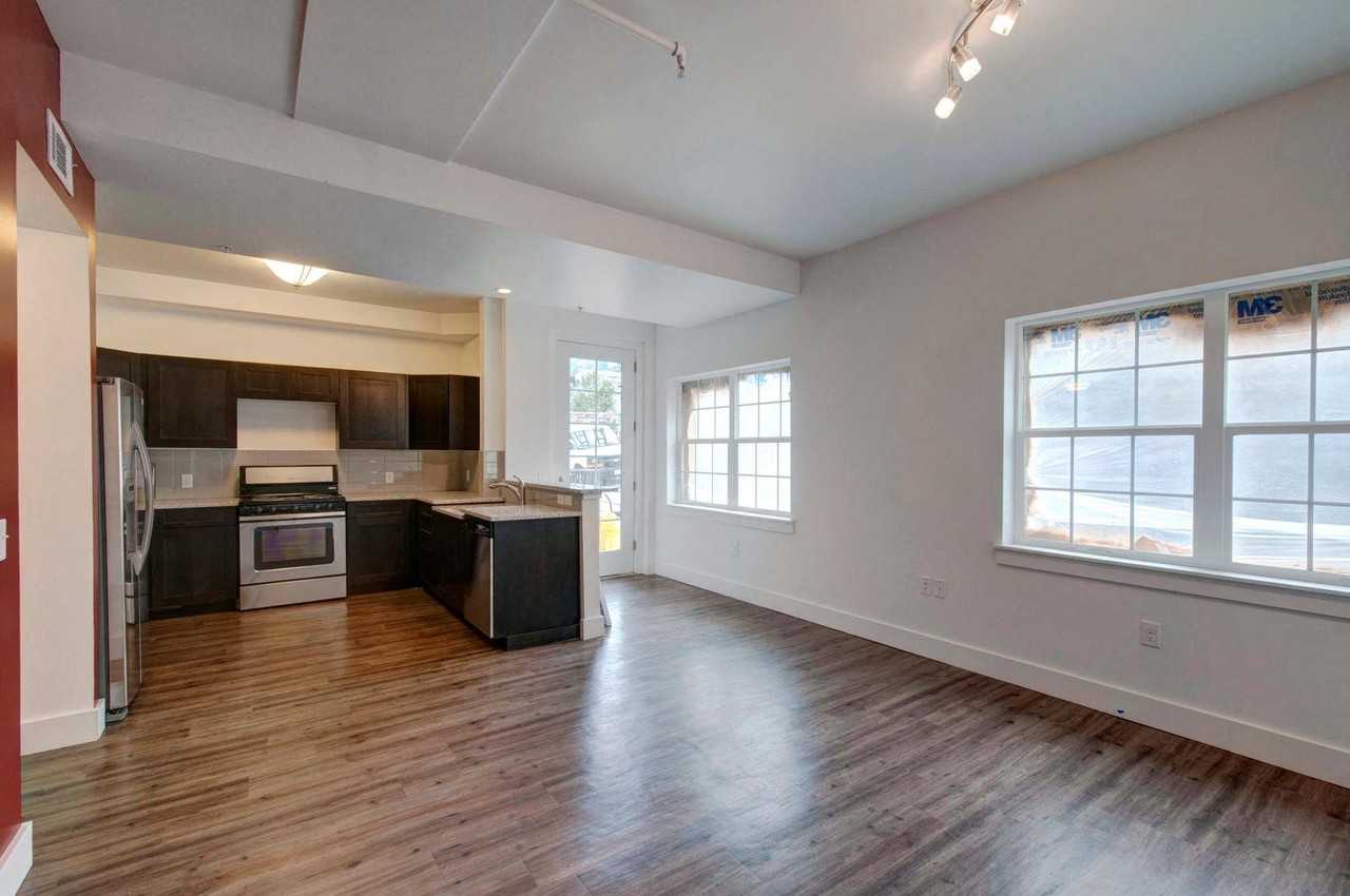 The Mansion - Photo 3 of 10