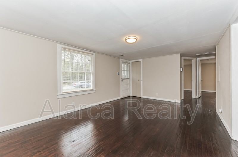 1160 Partee Dr - Photo 3 of 19