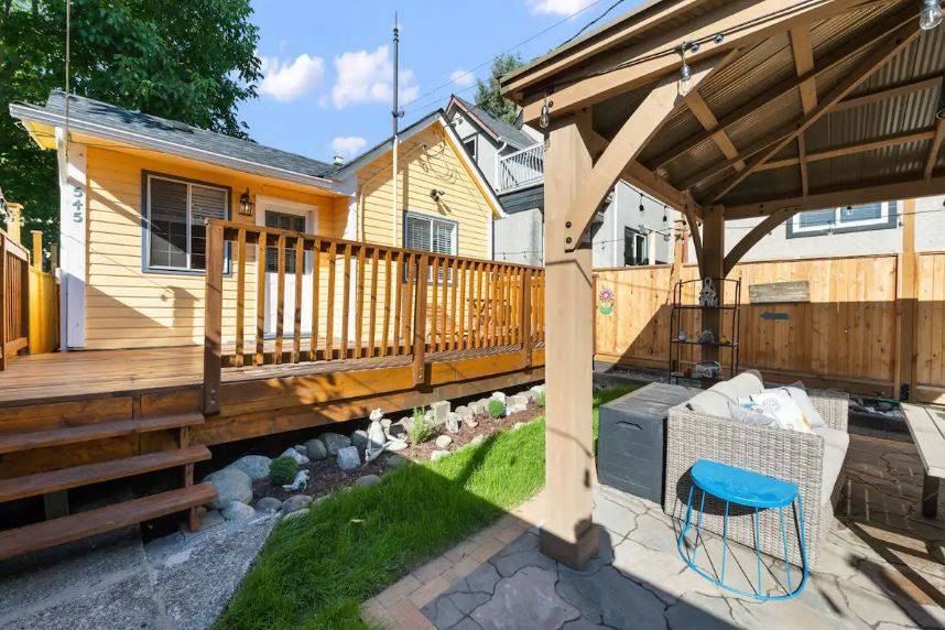 545 Atlantic St - Photo 2 of 16