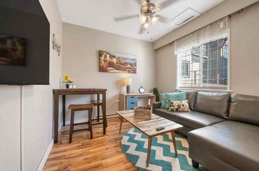 545 Atlantic St - Photo 4 of 16