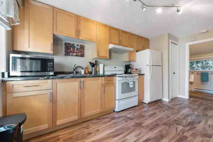 545 Atlantic St - Photo 6 of 16