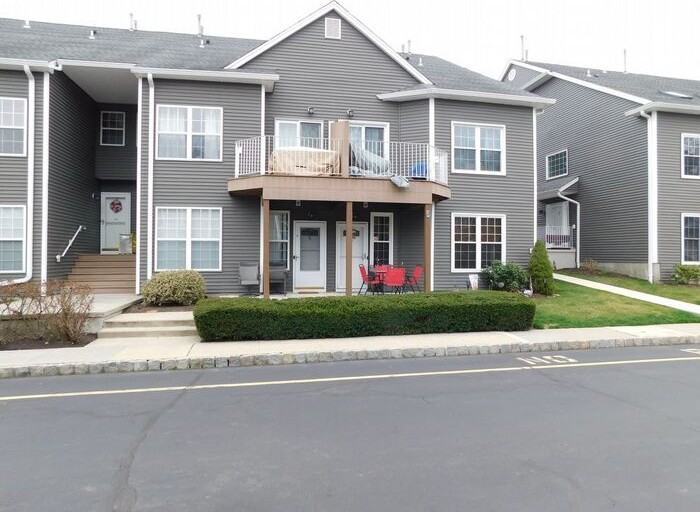 20 S Midland Ave #D5