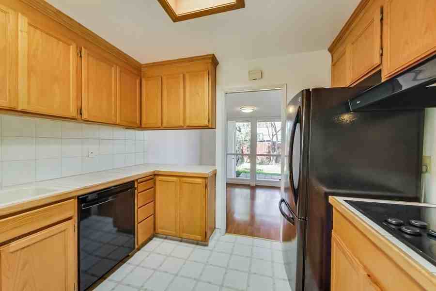 2901 David Ave - Photo 2 of 40