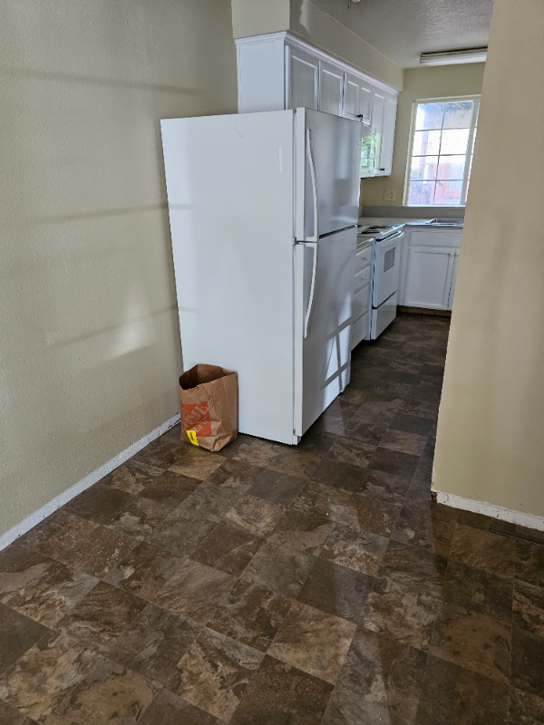 16902 Se Division St - Photo 2 of 9