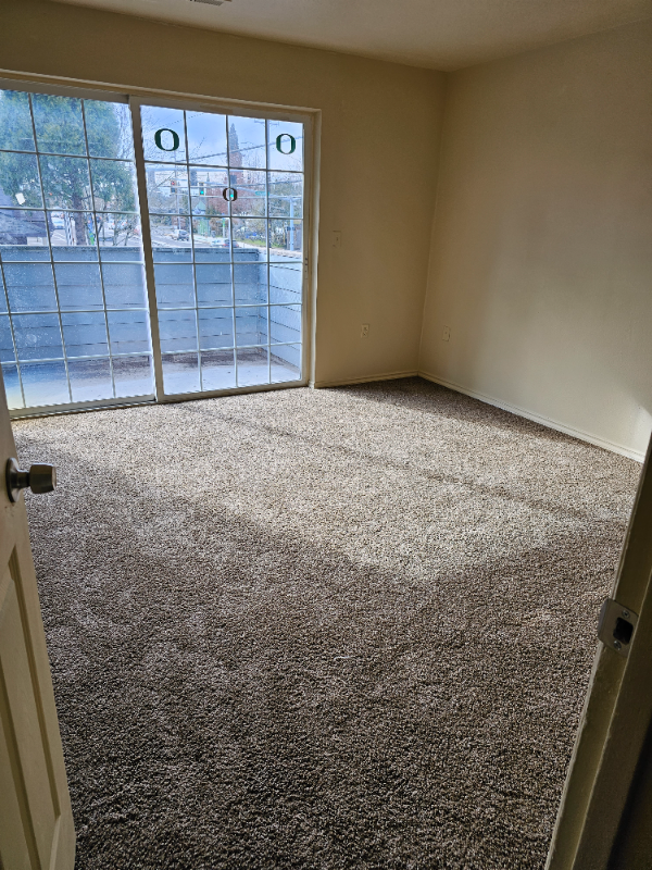 16902 Se Division St - Photo 6 of 9