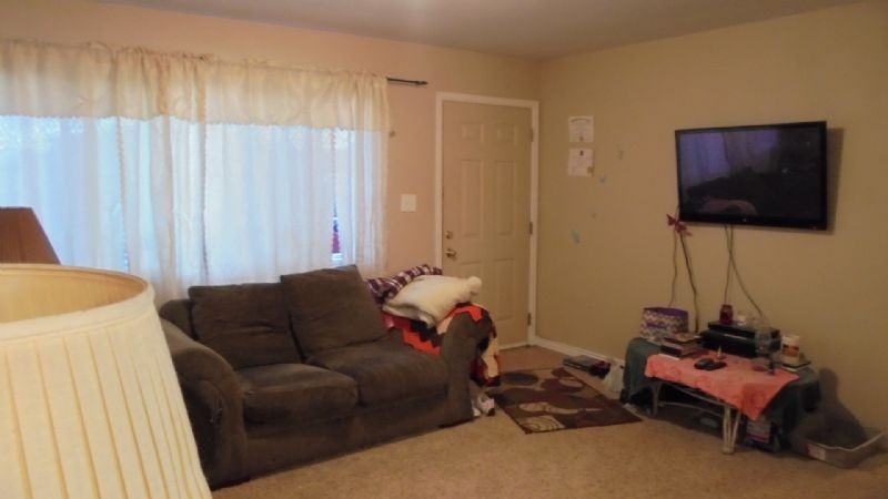 322 Cumming Ave - Photo 2 of 7