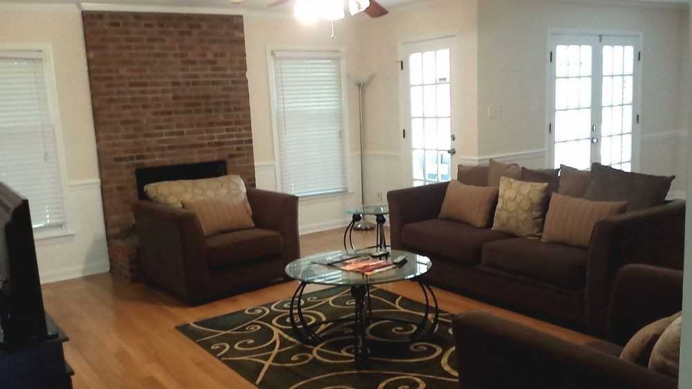 220 Beth Street - Photo 3 of 8