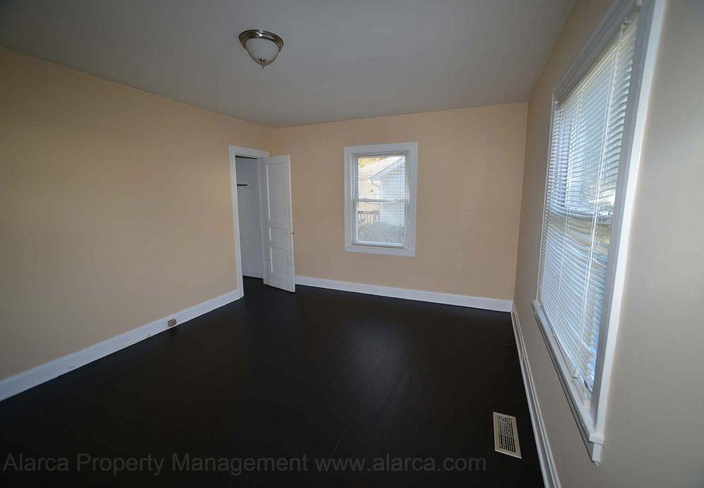 1215 Skyview Rd - Photo 2 of 8