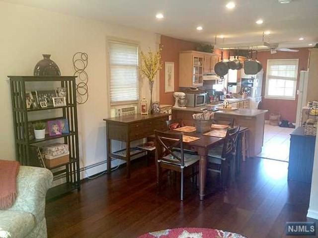 63 Maple Rd - Photo 3 of 21