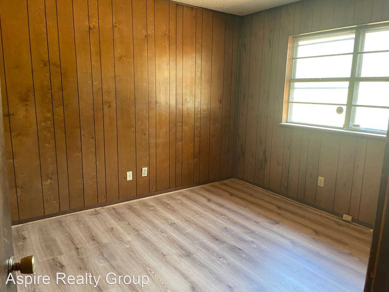 5300 Southboro Court - Photo 2 of 10