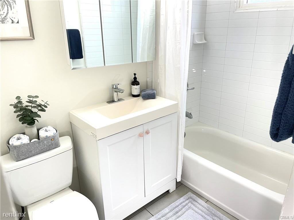 617 Illinois Ct #2 - Photo 3 of 12