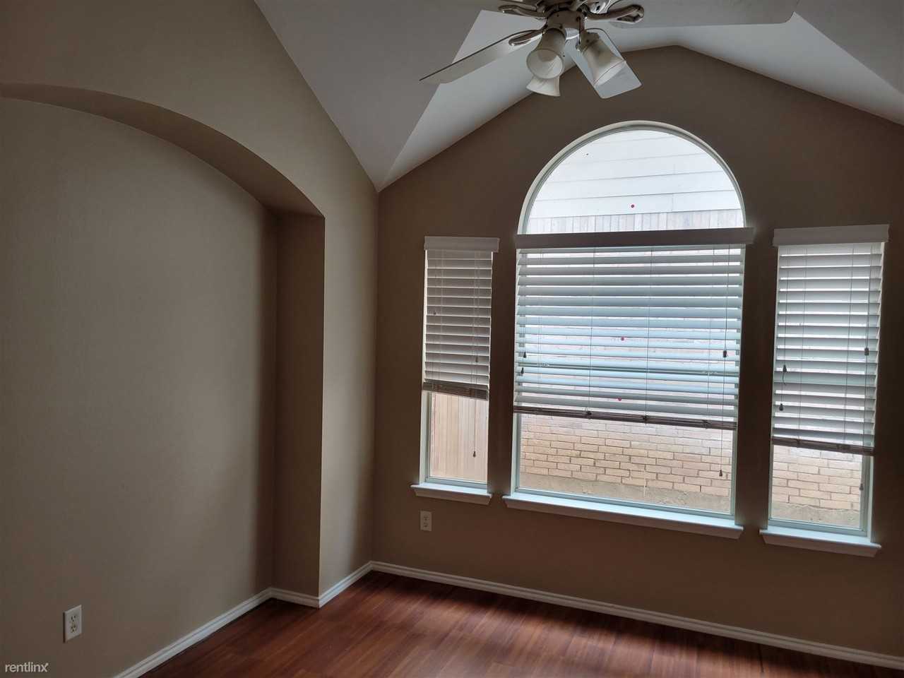 413 Prairie Gulch Dr - Photo 3 of 8