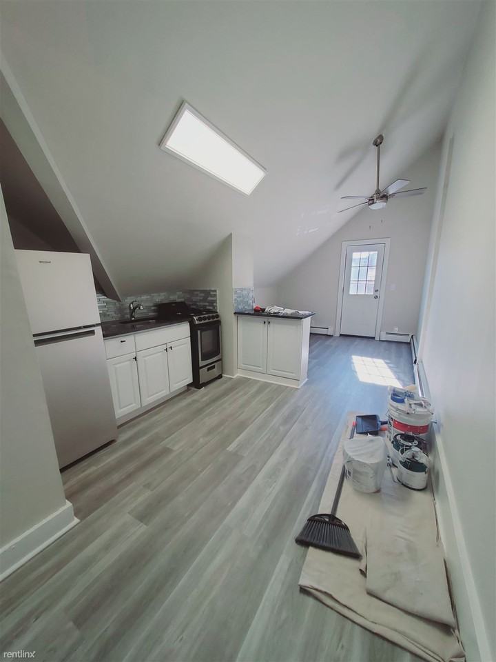 37 Dolsen Pl - Photo 2 of 7