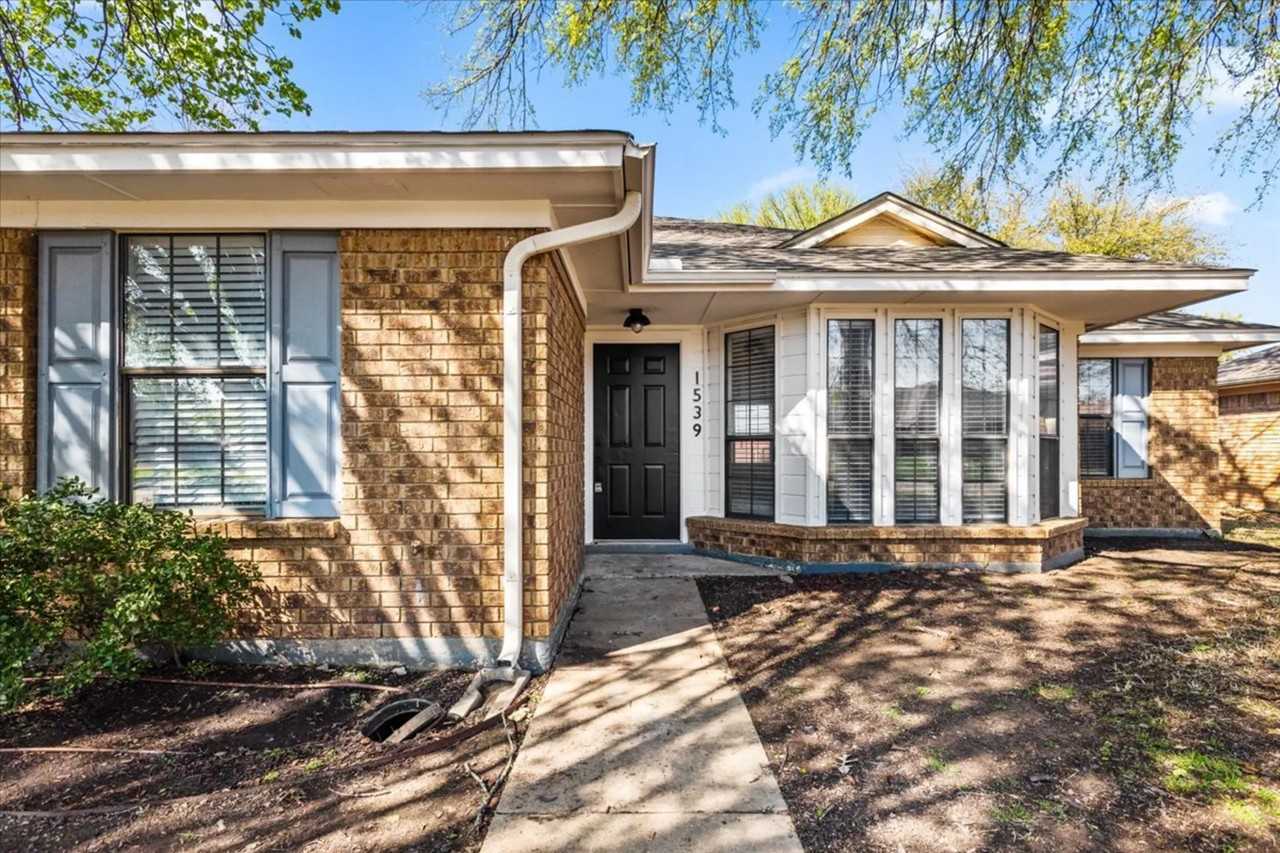 1539 Haven Pl - Photo 3 of 26