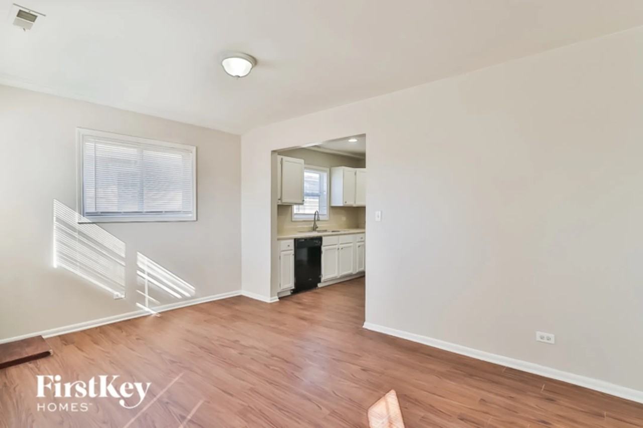 121 Highmoor Dr - Photo 2 of 15