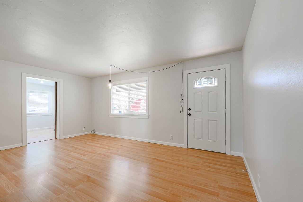 1538 E Cedar St - Photo 5 of 27