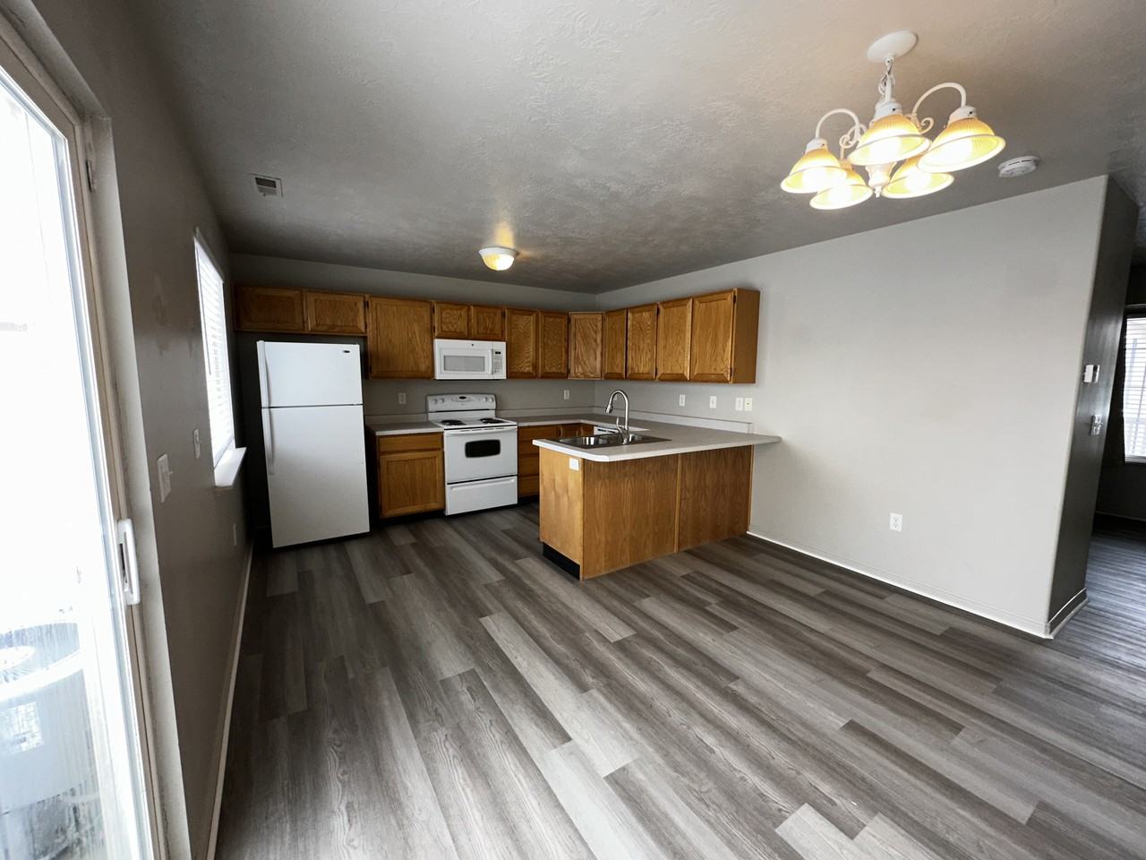 2509 N Charleston Ave - Photo 4 of 13