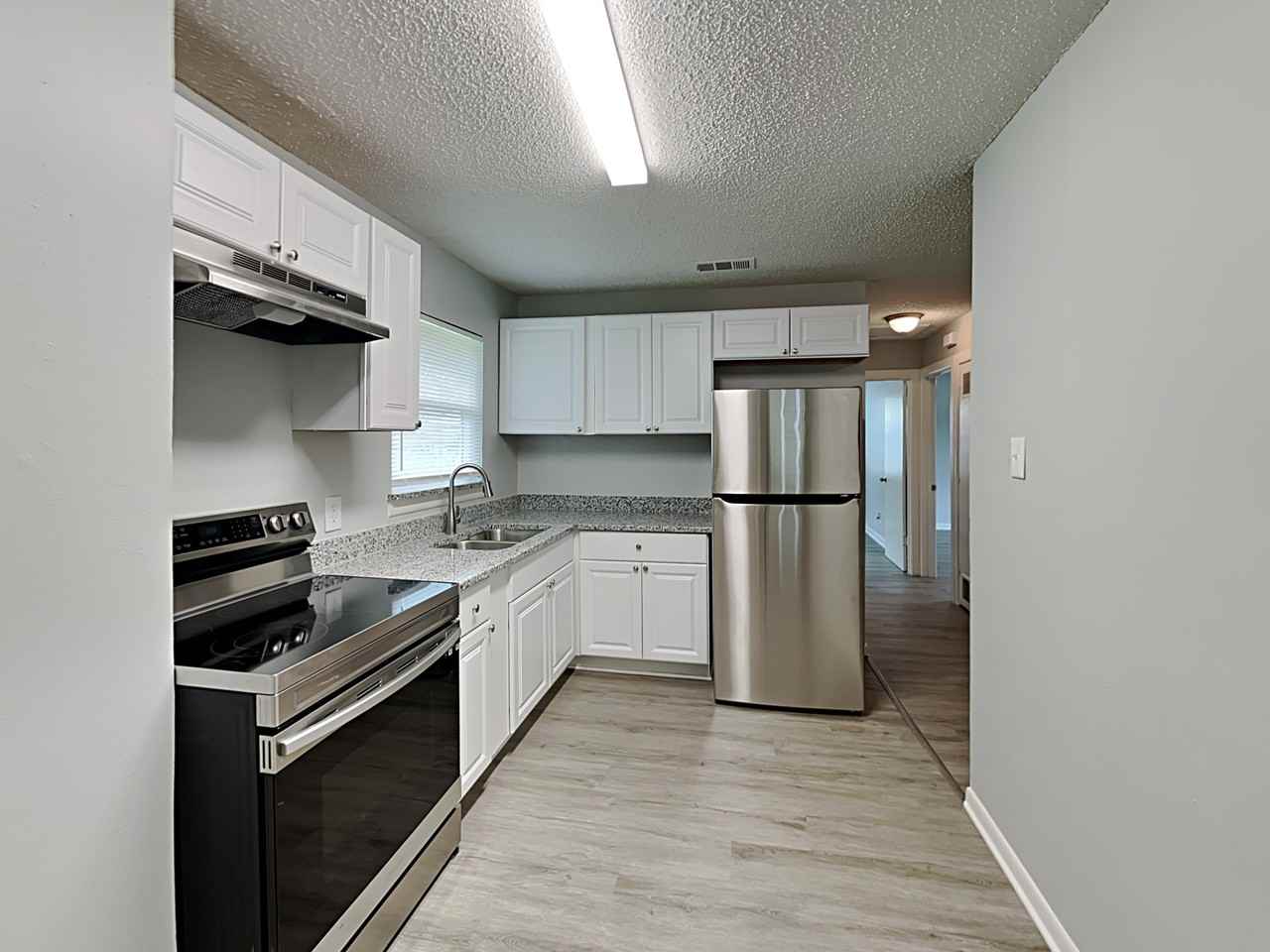 4720 Kilpatrick Ave - Photo 3 of 20