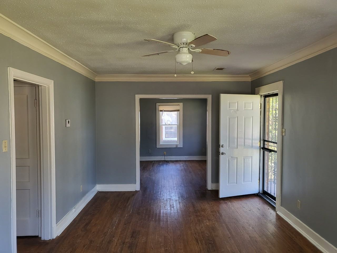 2643 Browning Ave - Photo 2 of 11