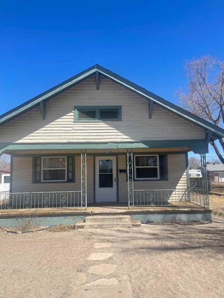 1620 Berkley Ave - Photo 2 of 6