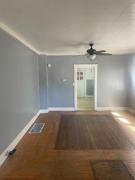 1620 Berkley Ave - Photo 3 of 6