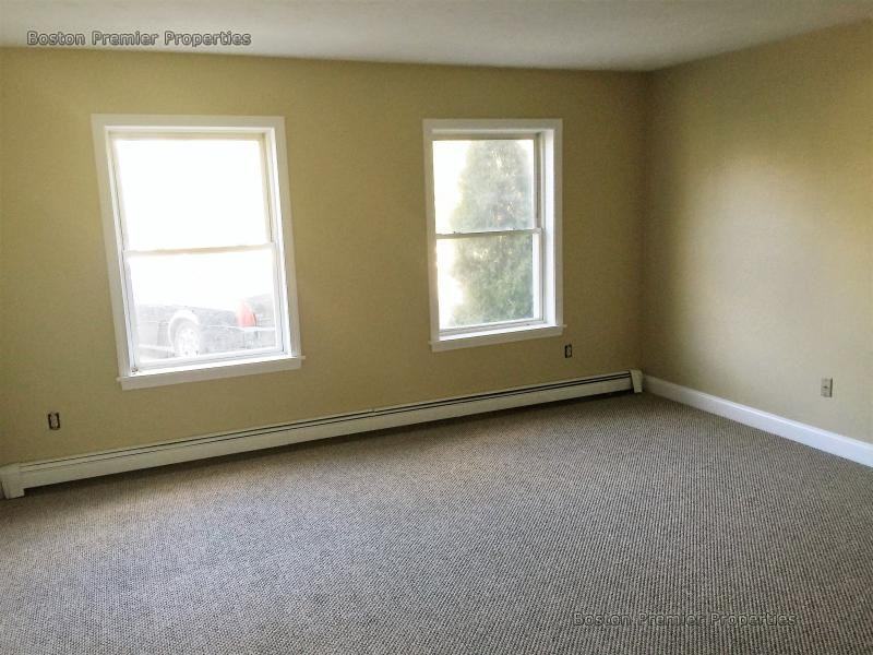 Schoosett St #B28 - Photo 2 of 5