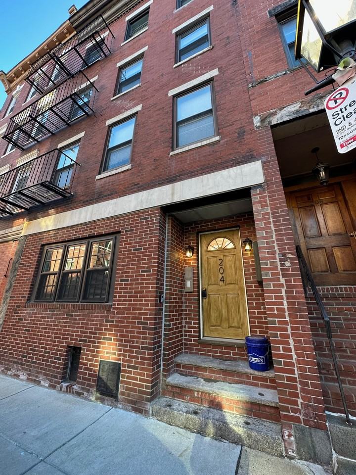 204 Endicott St #1 - Photo 5 of 6
