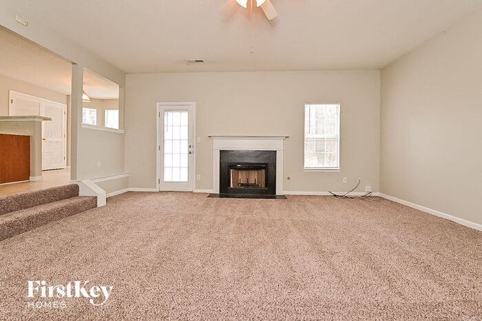 161 Titan Rd - Photo 2 of 15