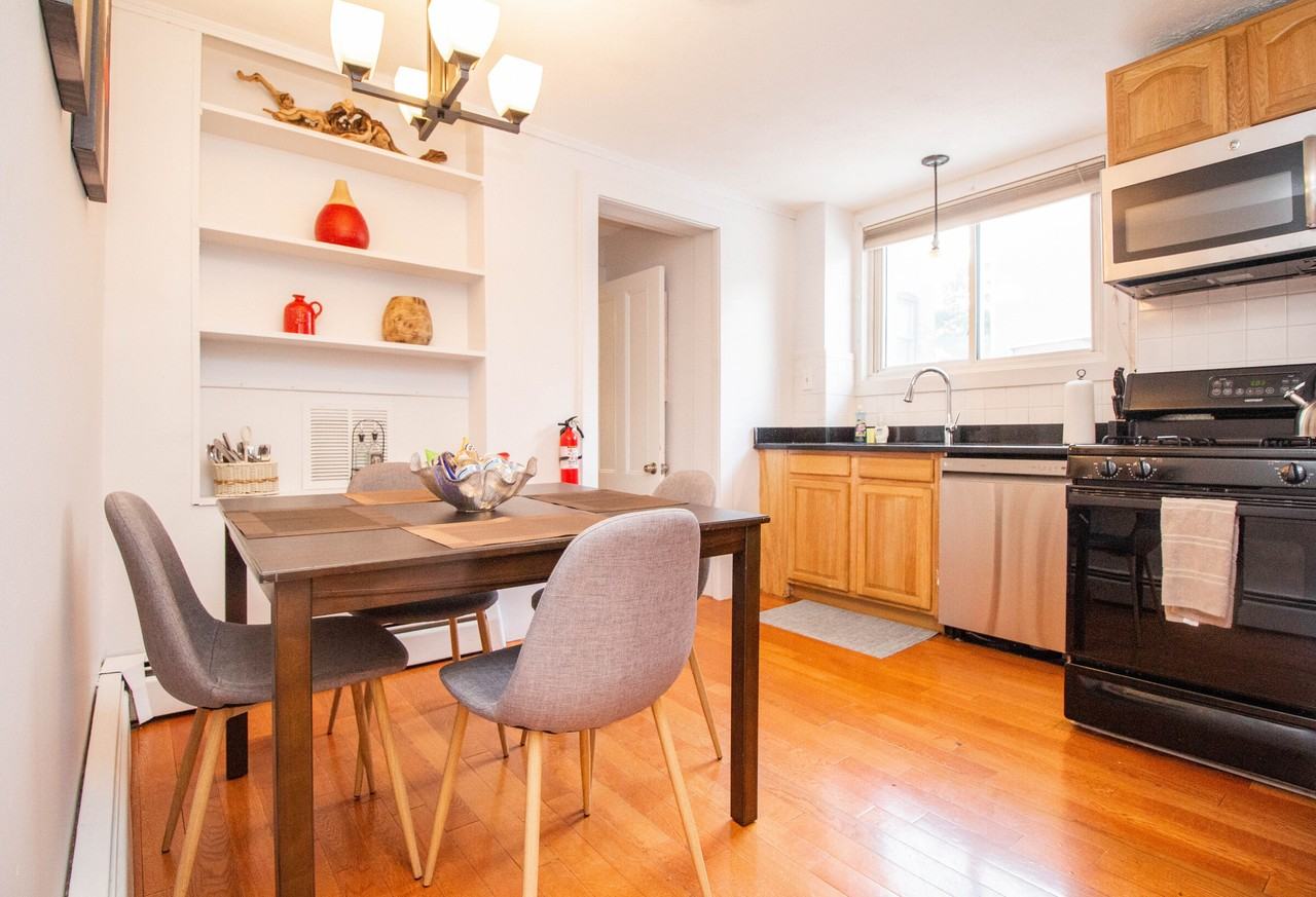 282 Washington St - Photo 3 of 50