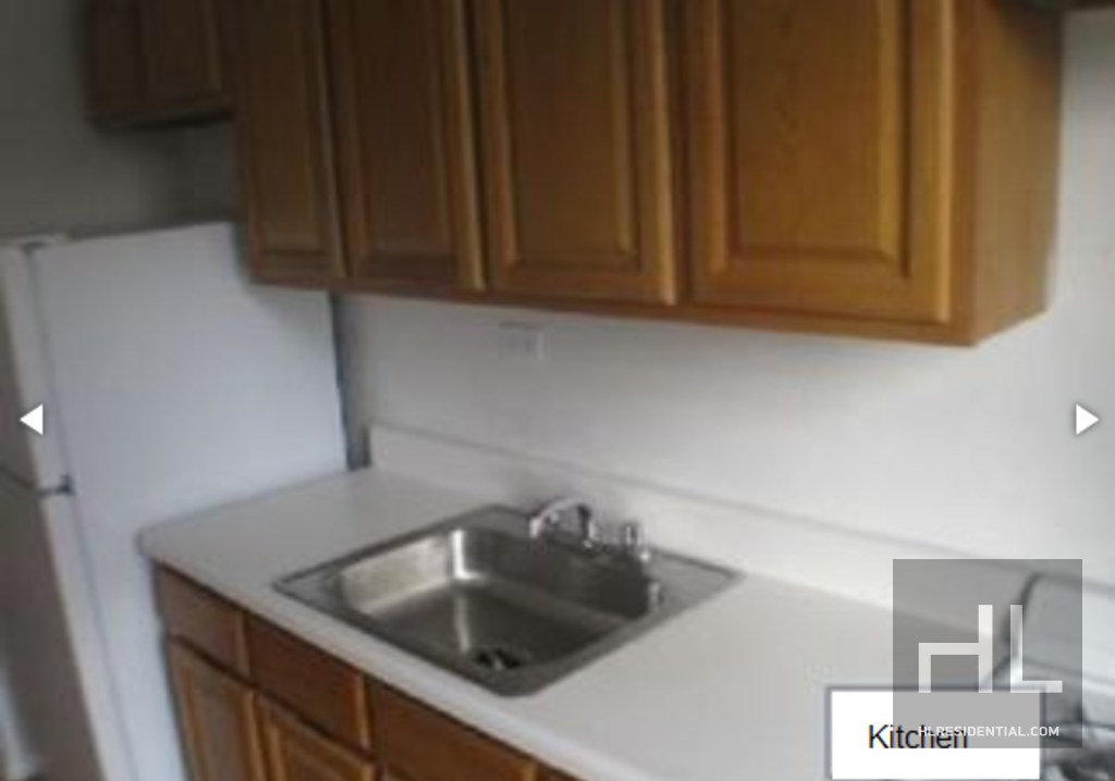 Bowne St #1F - Photo 3 of 4