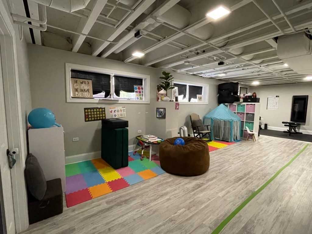 3368 South Calumet Avenue - Photo 2 of 23