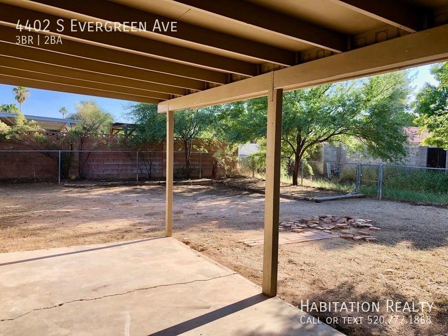 4402 S Evergreen Ave - Photo 3 of 13