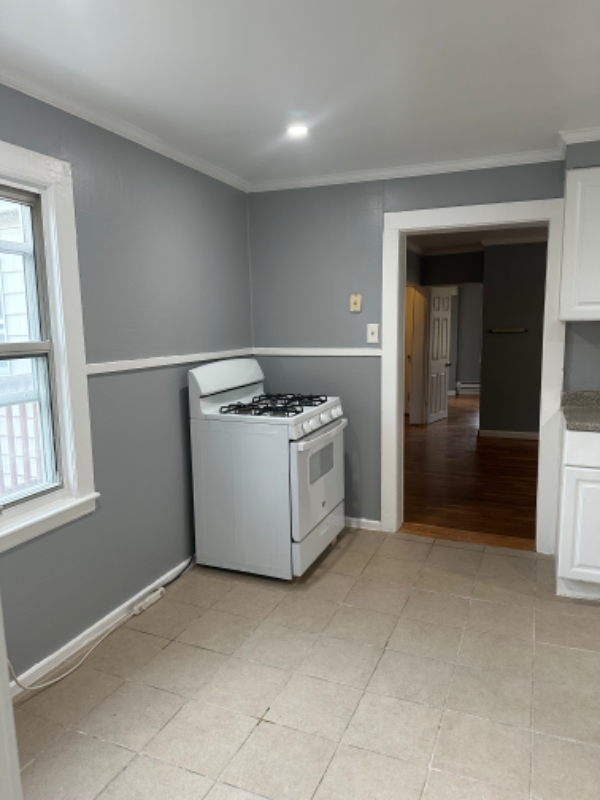 291 Lexington St #2 - Photo 4 of 9