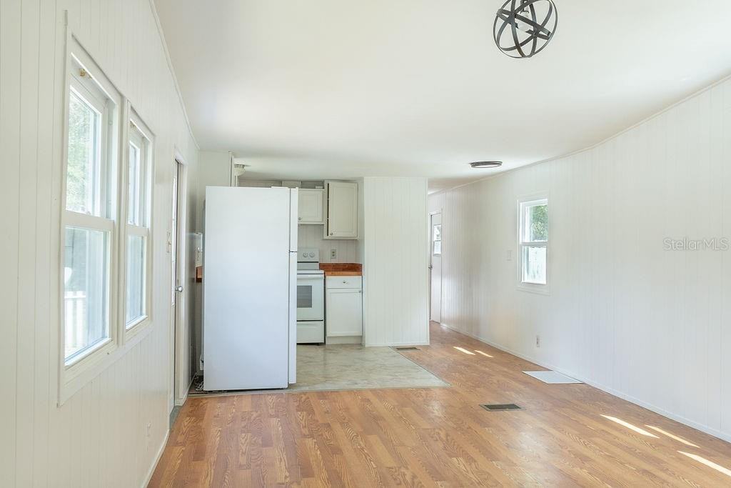 762 Jennings Ave #1 - Photo 3 of 8