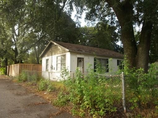 1482 E 16th St - Photo 2 of 6