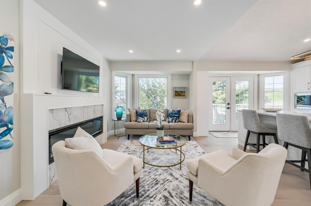 151 Sienna Park Green Southwest, Calgary, AB T3H 3N7 2 Bedroom House