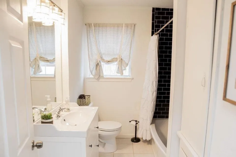 1526 Goliad St - Photo 3 of 10