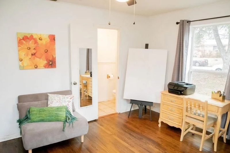 1526 Goliad St - Photo 6 of 10