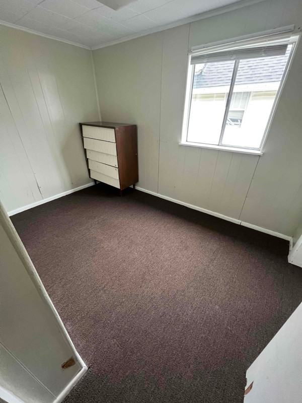 910 Grant Ave - Photo 3 of 6