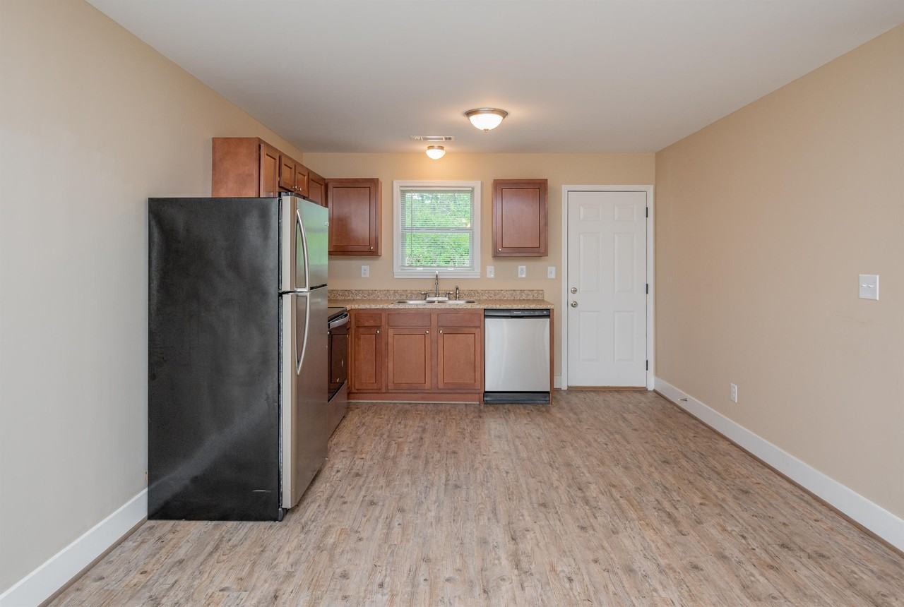 2005 Coldwater Rd #B - Photo 3 of 31