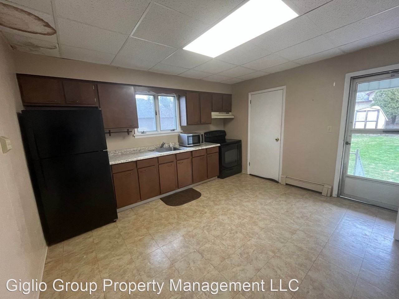 645 - 647 Laurel Street - Photo 3 of 17