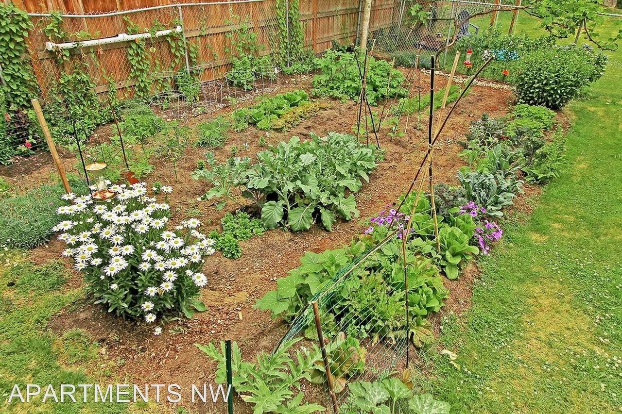 Edmonds Ridge Apartments - Photo 2 of 4