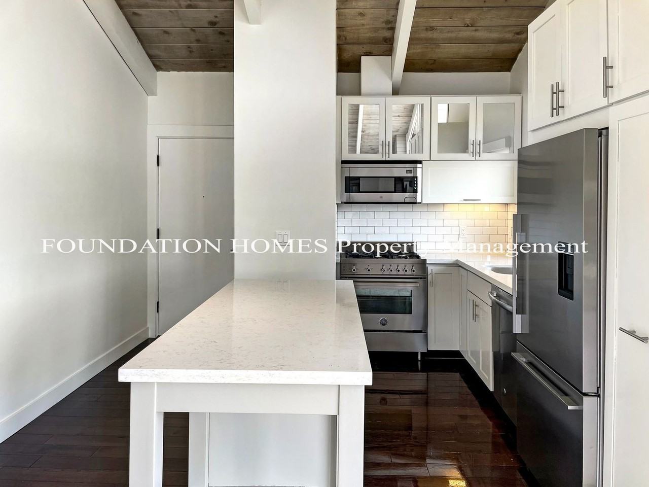 19 Seadrift Lndg - Photo 2 of 14