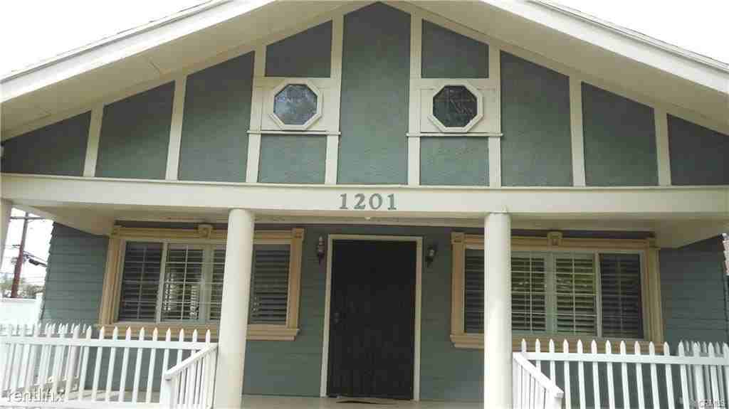 1201 Sanborn Ave - Photo 3 of 5