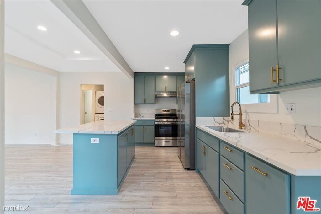 3706 Brunswick Ave - Photo 3 of 10